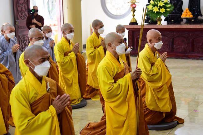 Lễ truyền giới Sa di Phương Trượng